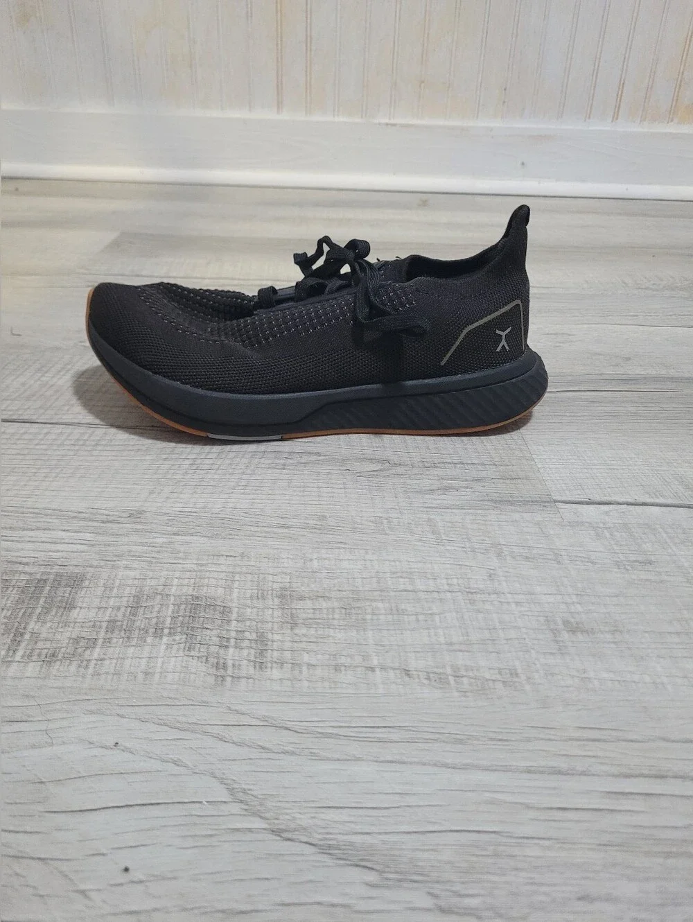 ​Flux Footwear Adapt Runner Black Gum Sneakers Size M 6.5 W 8